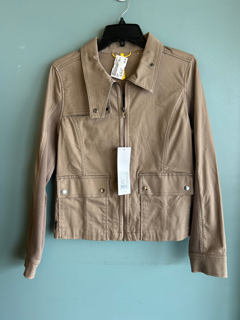 Vist Large View of Product Image Which is Used Lole Short Light Jacket M-8/10