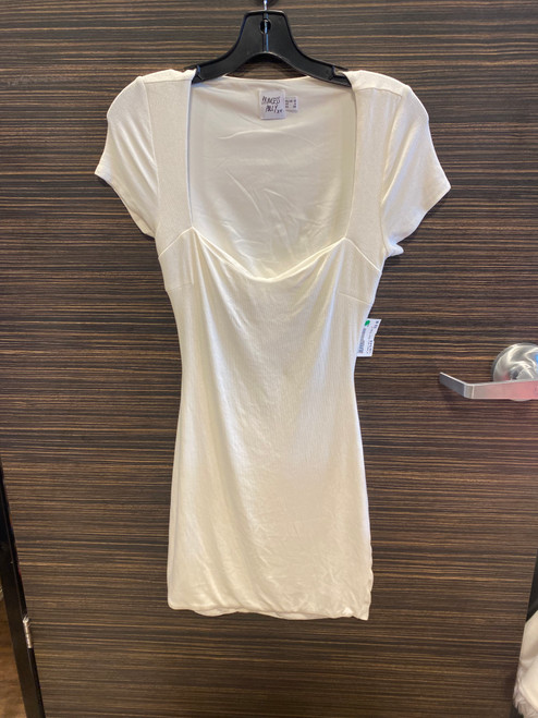 Vist Large View of Product Image Which is Used Unbranded Short Dress B S-4/6