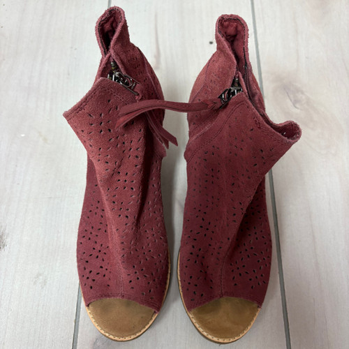 Vist Large View of Product Image Which is Used Toms High Heels 9