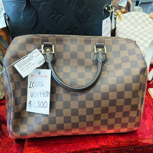 Vist Large View of Product Image Which is Used Louis Vuitton Large Leather Handbag