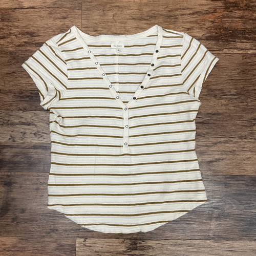 Vist Large View of Product Image Which is Used Pilcro Short Sleeve Top L-12/14
