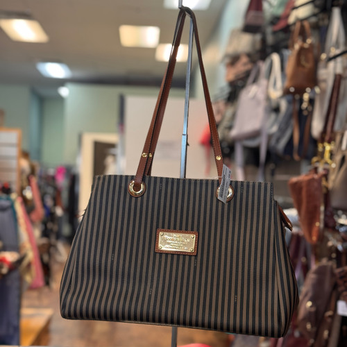 Vist Large View of Product Image Which is Used Unbranded Large Leather Handbag