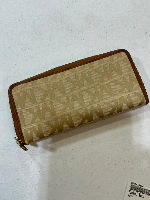 Vist Large View of Product Image Which is Used Michael Kors Wallet