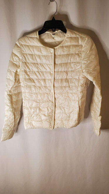 Vist Large View of Product Image Which is Used Uniqlo Short Light Jacket S-4/6