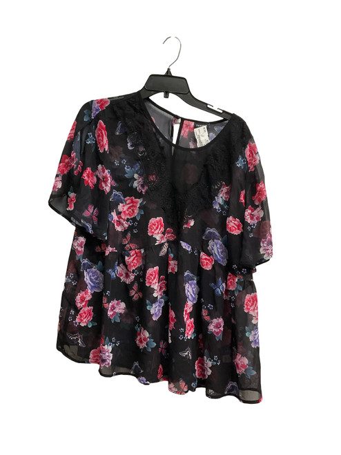 Vist Large View of Product Image Which is Used Torrid Short Sleeve Top 2X-20