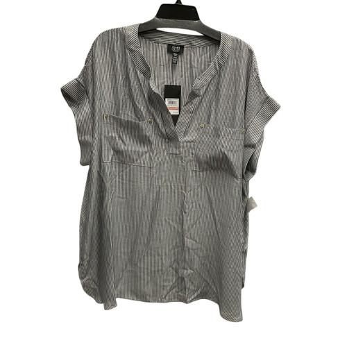Vist Large View of Product Image Which is Used Jones New York Signature Short Sleeve Top 2X-20