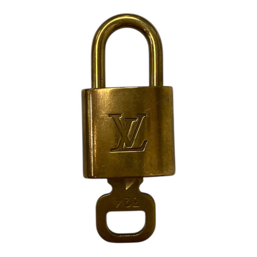 Vist Large View of Product Image Which is Used Louis Vuitton lock and key