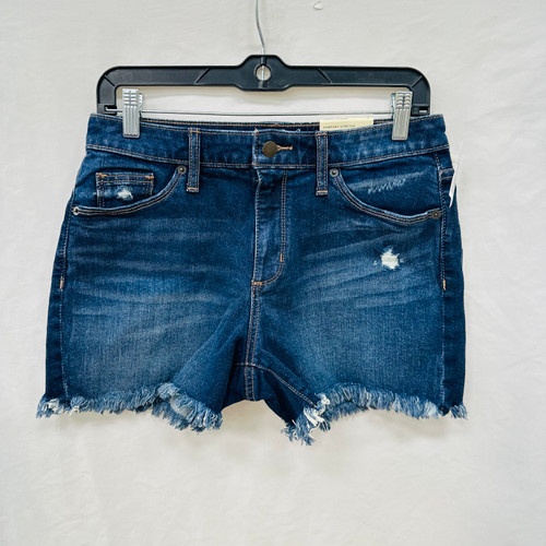 Vist Large View of Product Image Which is Used Universal Threads Shorts 4-27