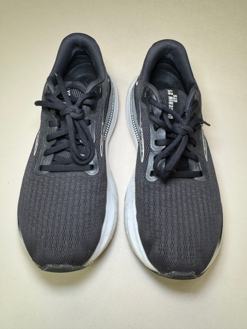 Vist Large View of Product Image Which is Used Brooks Performance Shoes 9