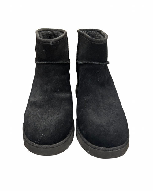 Vist Large View of Product Image Which is Used Ugg Australia Outerwear Boots 10