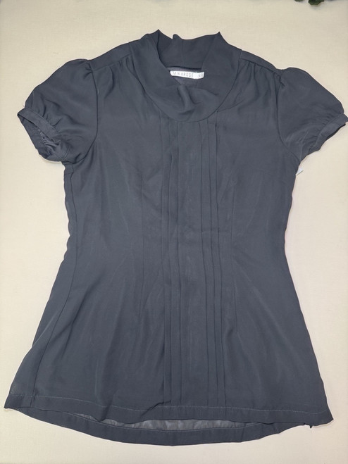 Vist Large View of Product Image Which is Used Unbranded Sleeveless Top S-4/6