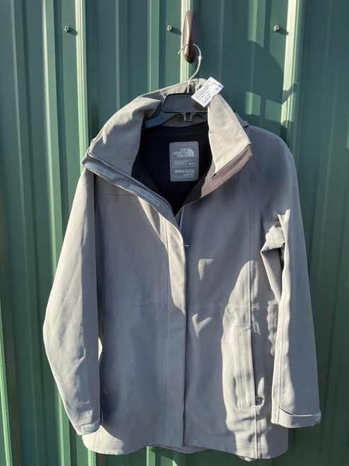 Vist Large View of Product Image Which is Used The North Face Short Light Jacket M-8/10