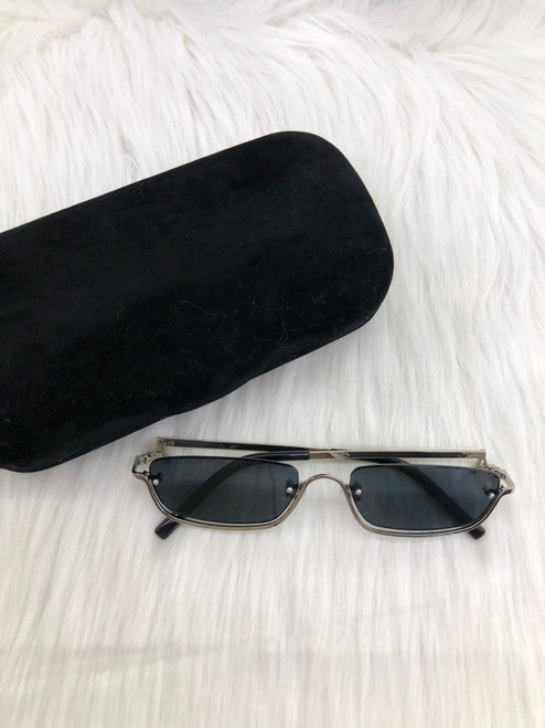 Vist Large View of Product Image Which is Used Manière De Voir Sunglasses