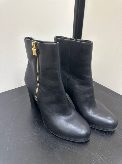 Vist Large View of Product Image Which is Used Michael Michael Kors Ankle Boots 8.5