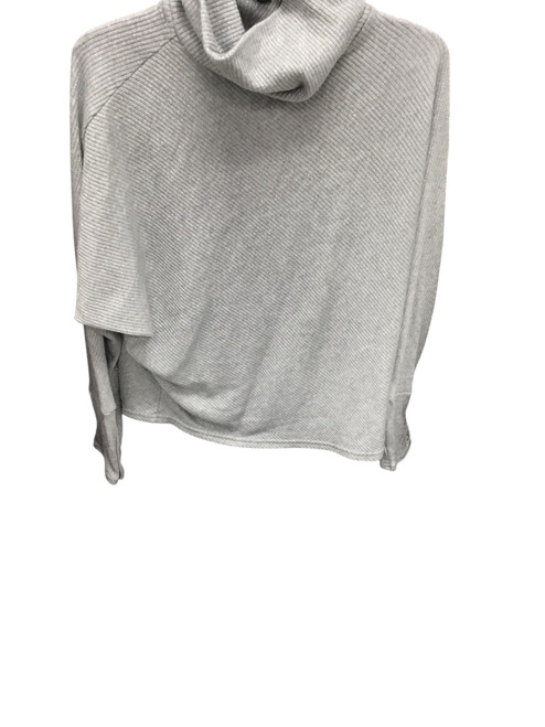 Vist Large View of Product Image Which is Used Simply Vera Wang Long Sleeve Top M-8/10
