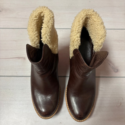 Vist Large View of Product Image Which is Used Ugg Australia Ankle Boots 7