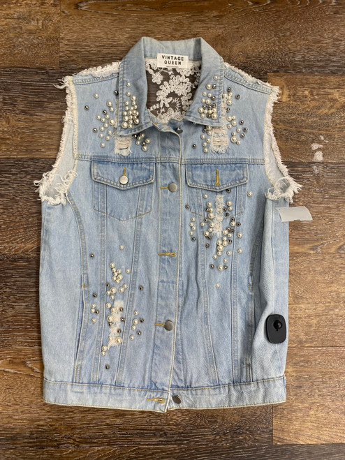 Vist Large View of Product Image Which is Used Vintage Queen Lightweight Vest M-8/10