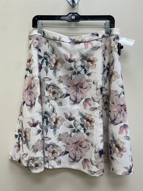 Vist Large View of Product Image Which is Used Renuar Short Skirt 14-32