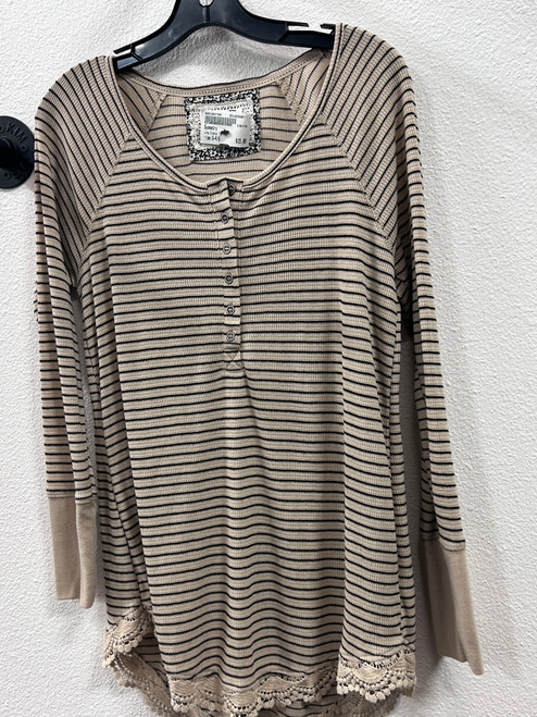 Vist Large View of Product Image Which is Used Symmetry Long Sleeve Top S-4/6