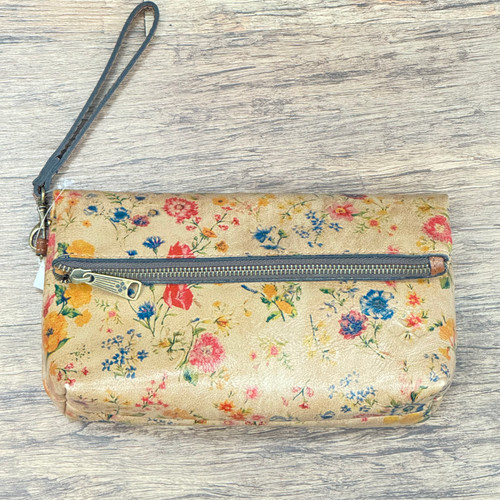 Vist Large View of Product Image Which is Used Patricia Nash Small Leather Handbag