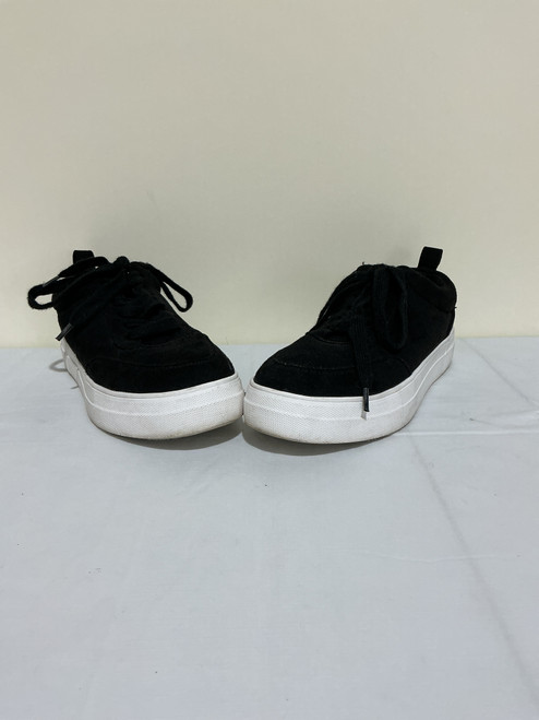 Vist Large View of Product Image Which is Used Unr8ed Casual Shoes 7.5