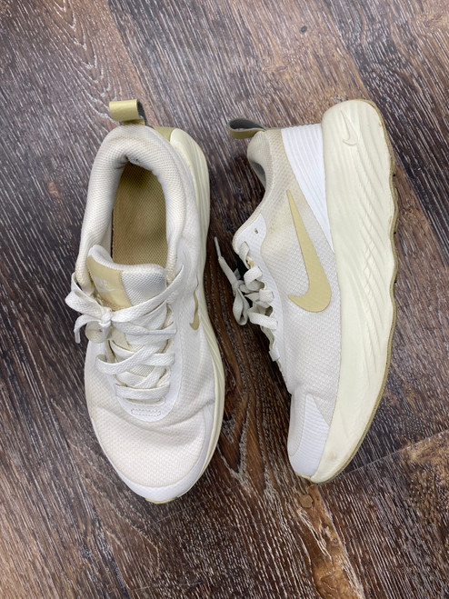 Vist Large View of Product Image Which is Used Nike Casual Shoes 8.5