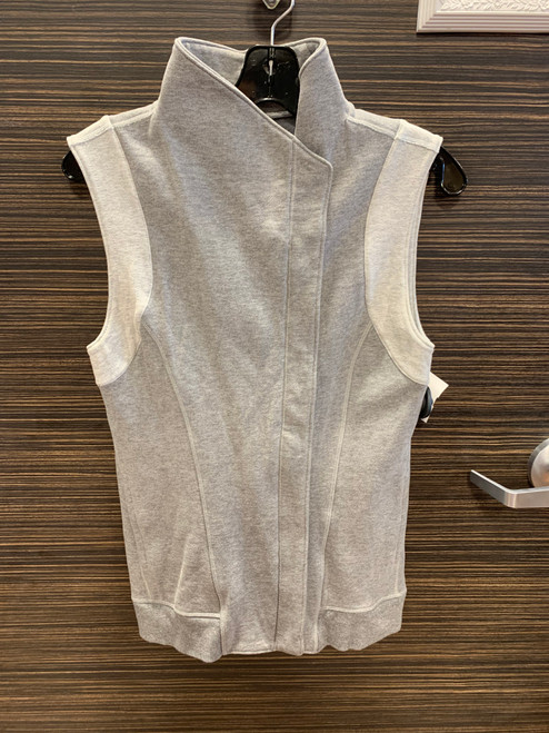 Vist Large View of Product Image Which is Used Lululemon Athletica Vest S-4/6