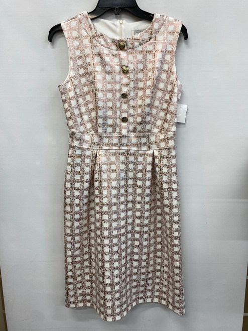 Vist Large View of Product Image Which is Used En Focus Studio Short Dress F S-4/6