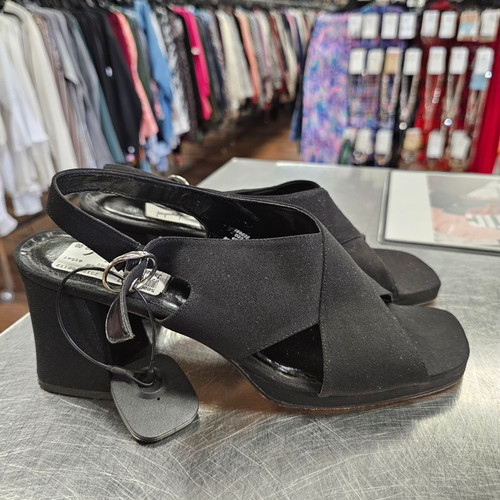 Vist Large View of Product Image Which is Used Jaqueline Ferrar Low Heels 10