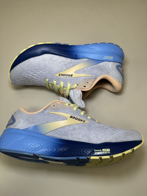 Vist Large View of Product Image Which is Used Brooks Performance Shoes 8.5