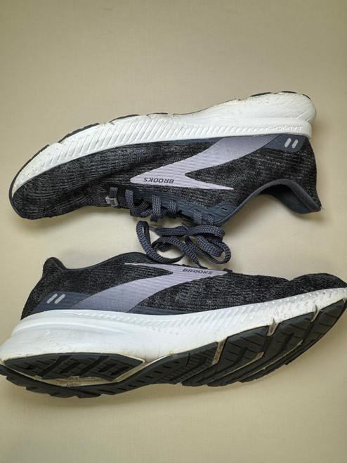 Vist Large View of Product Image Which is Used Brooks Performance Shoes 8