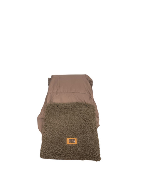 Vist Large View of Product Image Which is Used Ugg Australia Lightweight Scarf