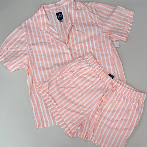Vist Large View of Product Image Which is Used Gap Romper M-8/10