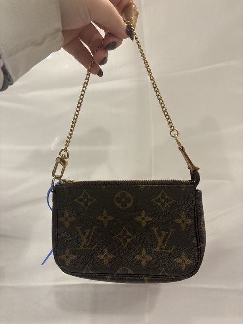 Vist Large View of Product Image Which is Used Louis Vuitton Mini Pochette Accessoires bag