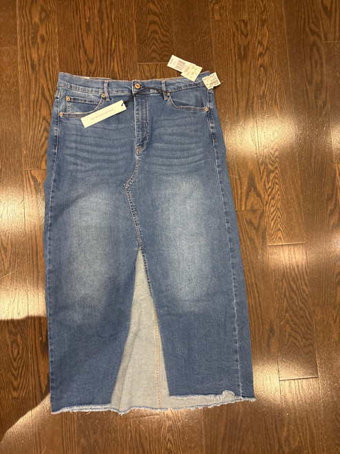 Vist Large View of Product Image Which is Used Nicole Miller Long Skirt 10-30