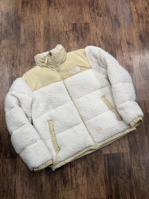 Vist Large View of Product Image Which is Used The North Face  Short HeavyCoat M-8/10