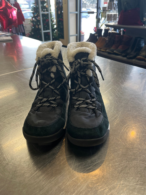 Vist Large View of Product Image Which is Used Sorel Outerwear Boots 10