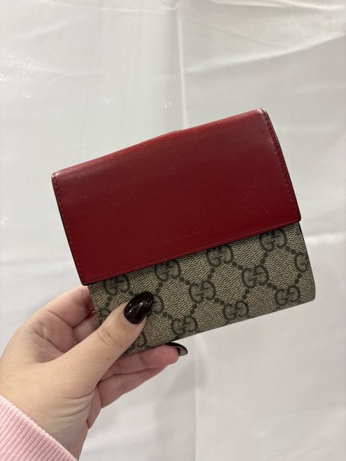 Vist Large View of Product Image Which is Used Gucci Wallet