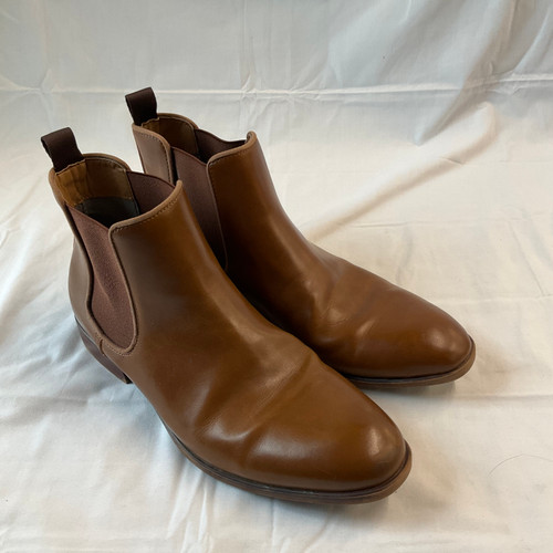 Vist Large View of Product Image Which is Used Apt9 Mens Boots 8