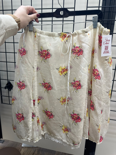 Vist Large View of Product Image Which is Used Johnny Was Short Skirt 12-31