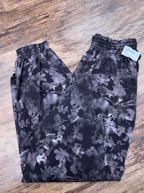 Vist Large View of Product Image Which is Used Athleta Active Pant M 8-10/28-30