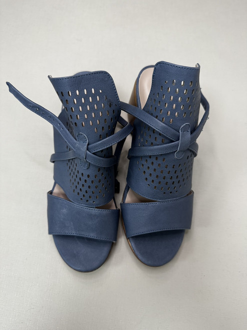 Vist Large View of Product Image Which is Used Sundance Low Heels 7.5