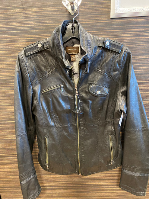 Vist Large View of Product Image Which is Used Unbranded Leather Jacket M-8/10