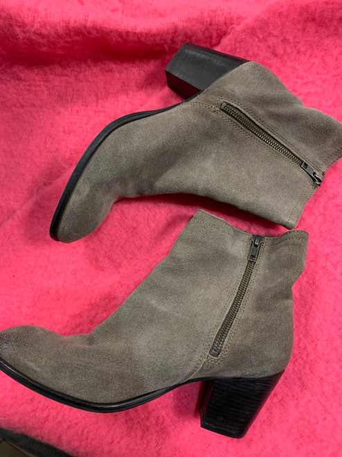 Vist Large View of Product Image Which is Used Zara Ankle Boots 10