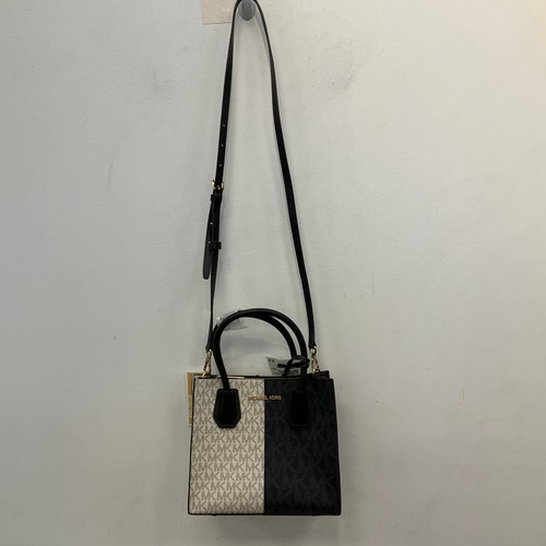 Vist Large View of Product Image Which is Used Michael Michael Kors Large Leather Handbag