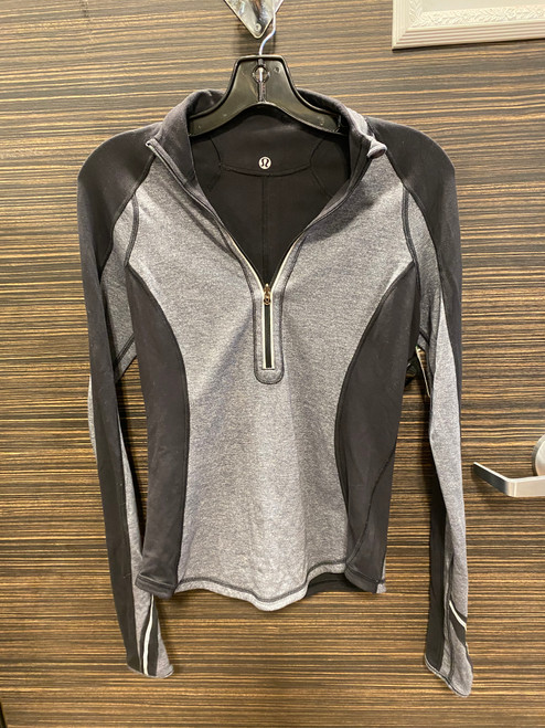 Vist Large View of Product Image Which is Used Unbranded Sweatshirt S-4/6