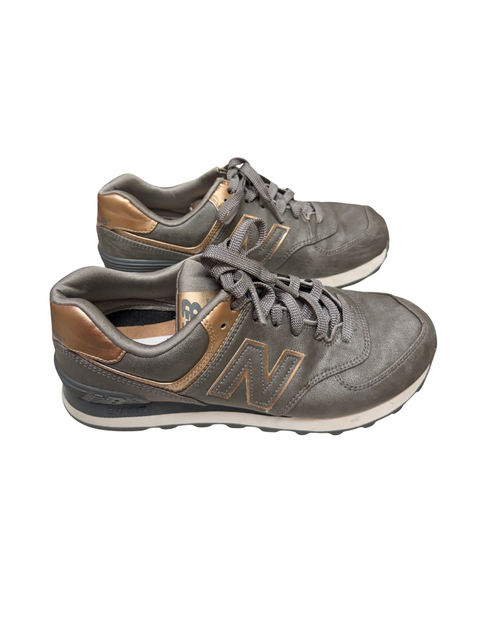 Vist Large View of Product Image Which is Used New Balance Casual Shoes 7