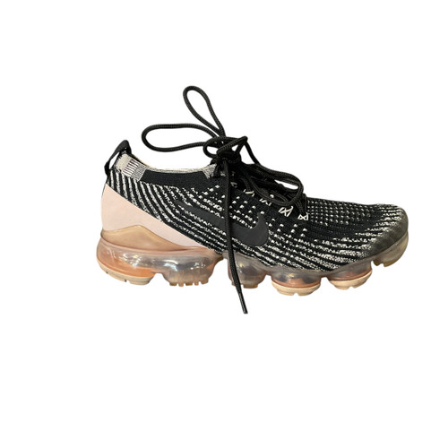 Vist Large View of Product Image Which is Used Nike Performance Shoes 7
