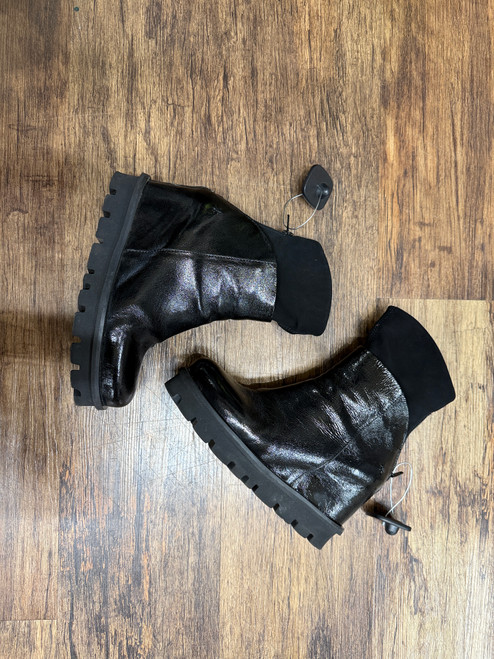 Vist Large View of Product Image Which is Used Unbranded Ankle Boots 7