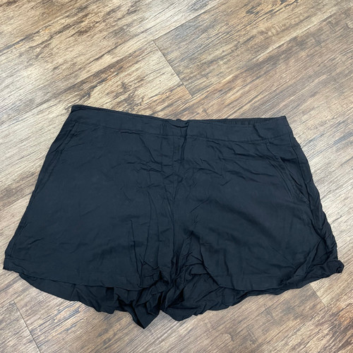 Vist Large View of Product Image Which is Used Old Navy Shorts 20-35